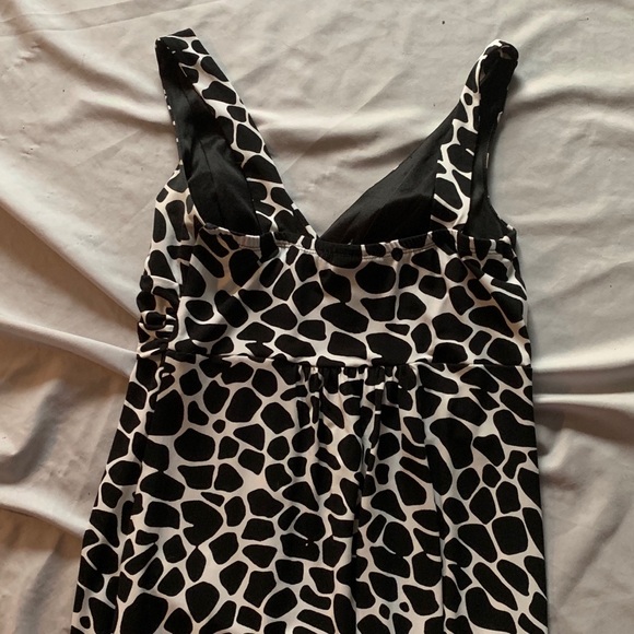 Adorable Black & White Cheetah Print Maxi Dress!👗 - Picture 2 of 6